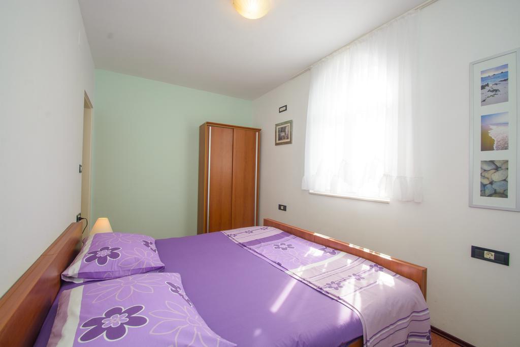 Apartments Jerkunica Rogoznica  Kamer foto